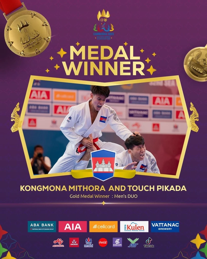 Hai võ sĩ chủ nhà đoạt chiếc HCV SEA Games 32 đầu tiên về cho Campuchia. Hai võ sĩ chủ nhà đoạt chiếc HCV SEA Games 32 đầu tiên về cho Campuchia.