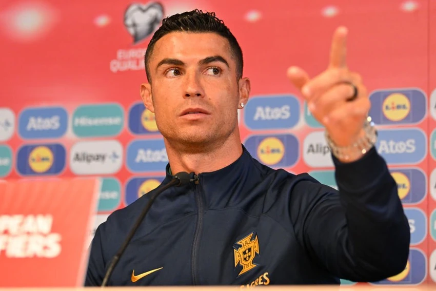 Ronaldo tại buổi họp báo trước trận gặp Iceland. Ảnh: GETTY Ronaldo tại buổi họp báo trước trận gặp Iceland. Ảnh: GETTY