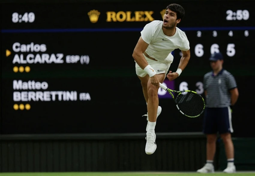 Alcaraz lần đầu vào đến tứ kết Grand Slam sân cỏ. Ảnh: GETTY Alcaraz lần đầu vào đến tứ kết Grand Slam sân cỏ. Ảnh: GETTY