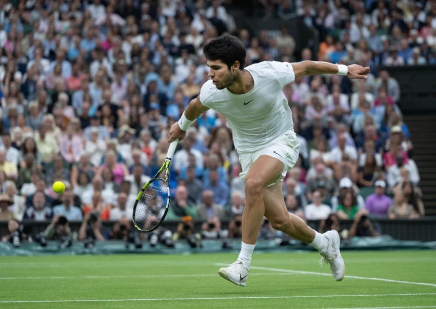Cú trái tay của Alcaraz được Djokovic nhận định là hoàn hảo. Ảnh: GETTY Cú trái tay của Alcaraz được Djokovic nhận định là hoàn hảo. Ảnh: GETTY