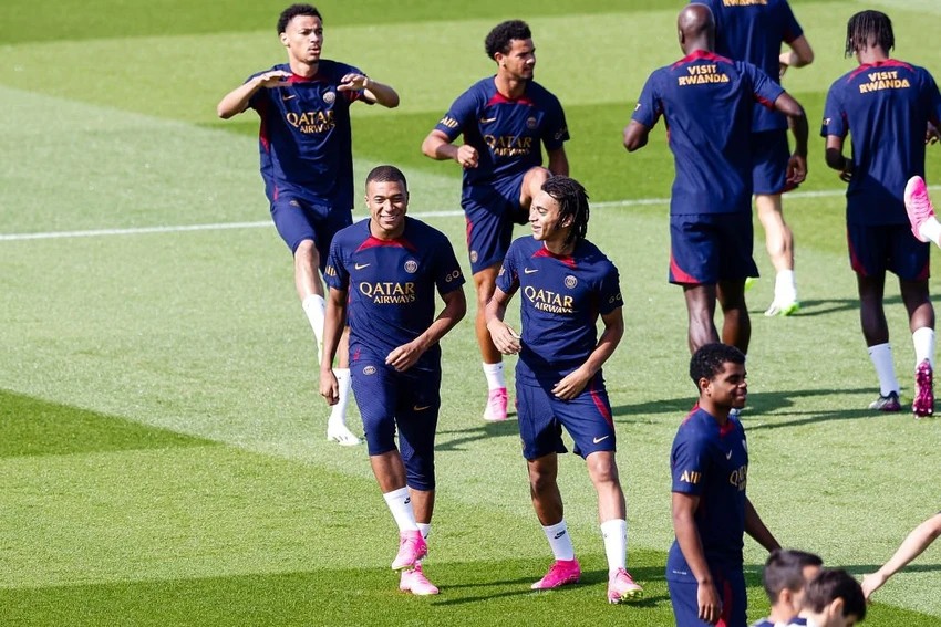 Mbappe bị gạch tên khỏi chuyến du đấu châu Á của PSG. Ảnh: GETTY