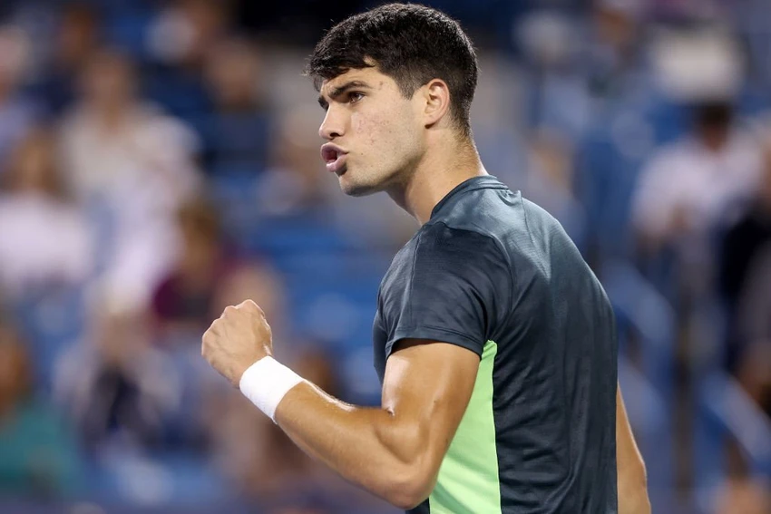 Tay vợt số 1 thế giới Alcaraz thắng nhọc trận ra quân Masters Cincinnati. Ảnh: GETTY Tay vợt số 1 thế giới Alcaraz thắng nhọc trận ra quân Masters Cincinnati. Ảnh: GETTY
