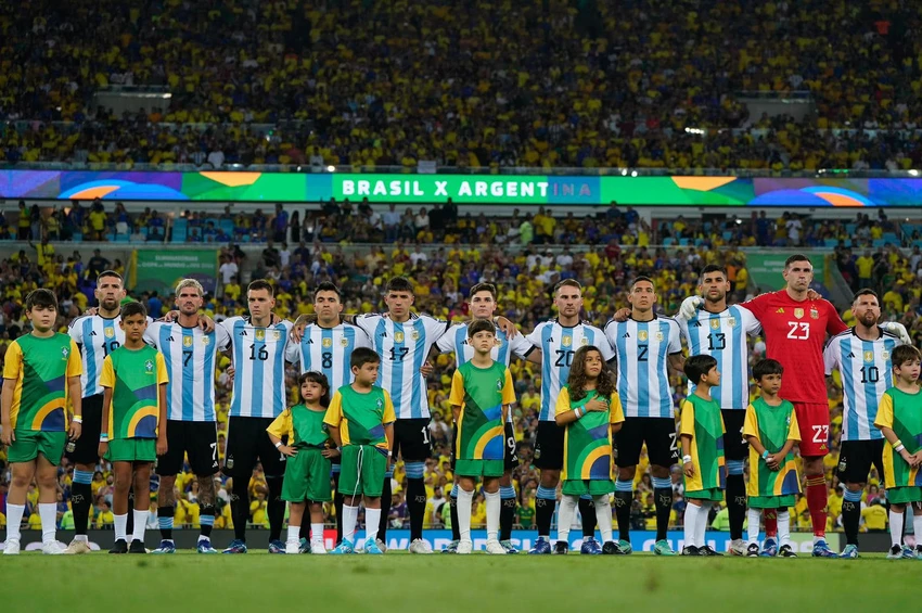 messi-len-an-canh-sat-3.jpeg