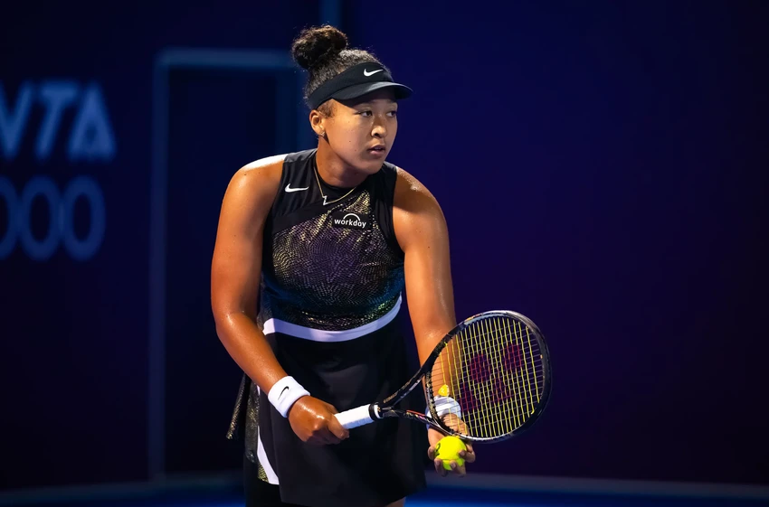 Bắt chước cú trả giao bóng của Djokovic