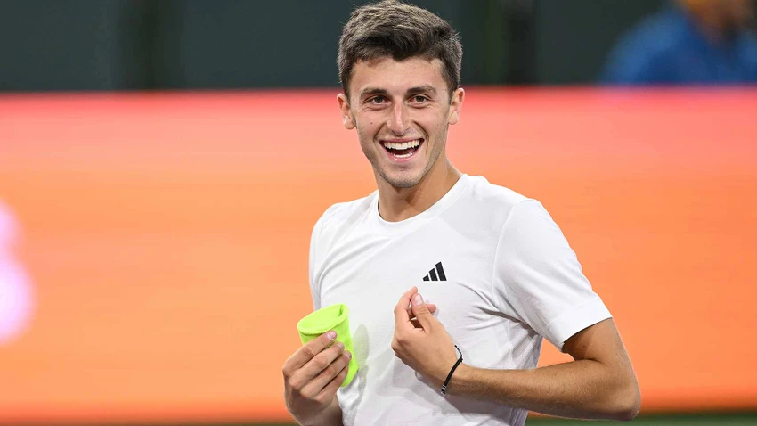 Djokovic thua sốc
