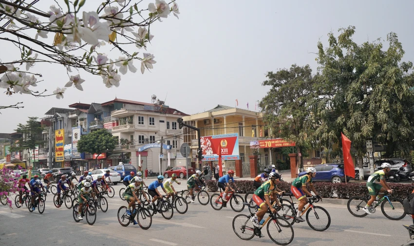 cup-truyen-hinh-xuat-quan-ram-ro-12.JPG