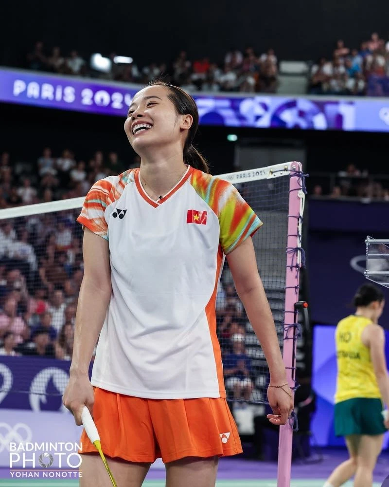 tay-vot-nguyen-thuy-linh-1.JPG