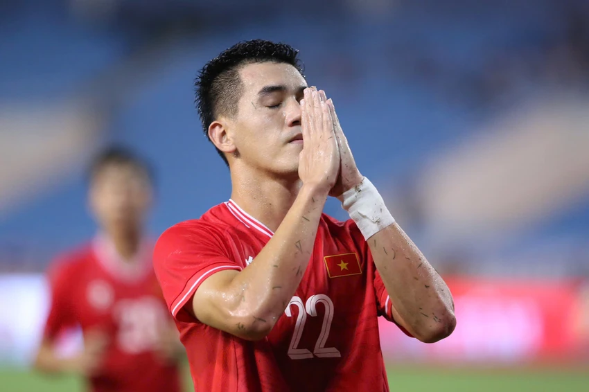 thái cực trái ngược ở Mỹ Đình