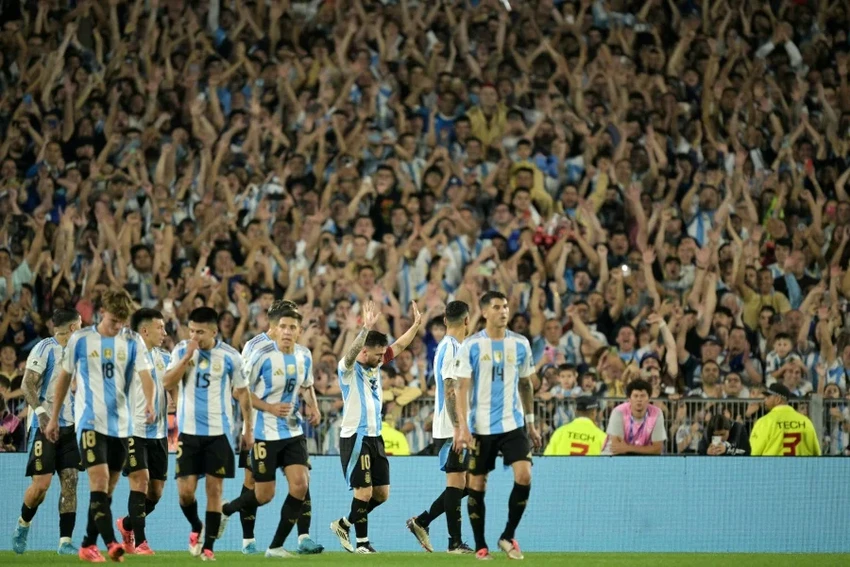 sieu-sao-messi-lap-hat-trick-1.jpg