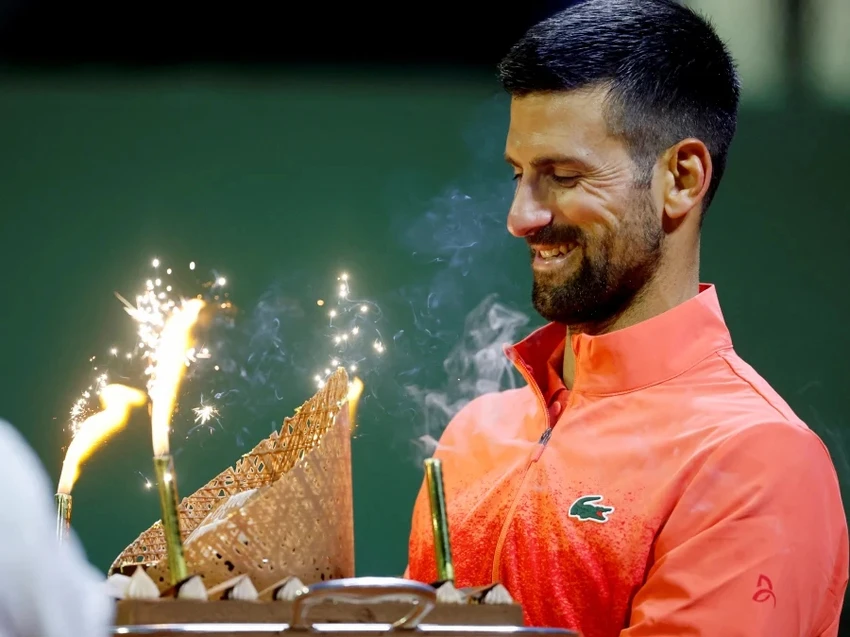 Djokovic thẳng tiến đến bán kết