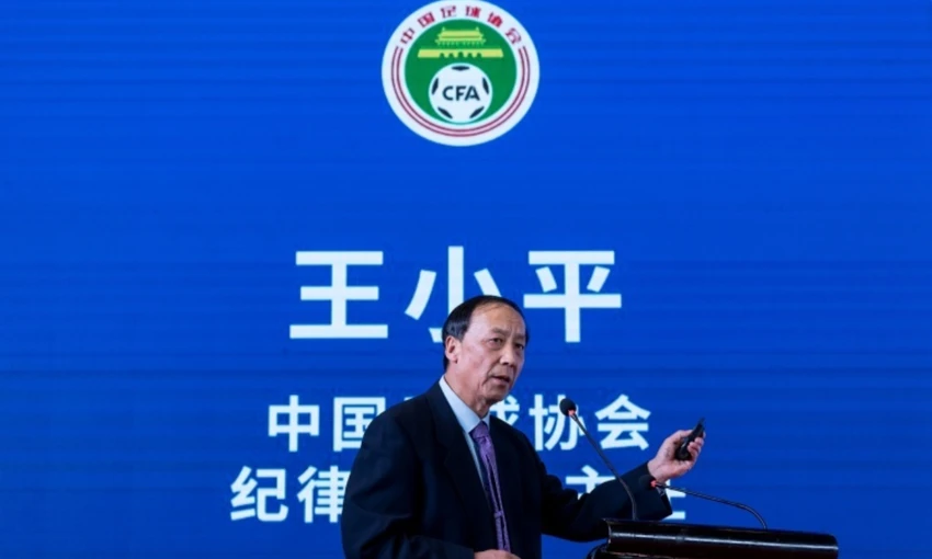 quan-chuc-bong-da-tham-nhung-wang.jpg