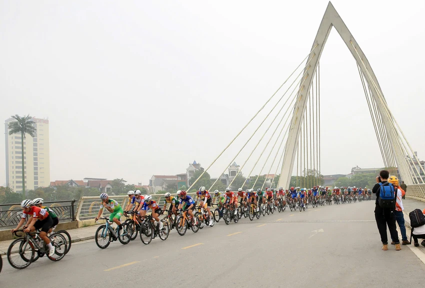 ngoai-binh-loc-troi-9.jpg