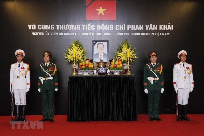 Nhiều đoàn đến viếng cố Thủ tướng Phan Văn Khải ảnh 5