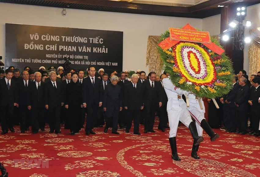 Nhiều đoàn đến viếng cố Thủ tướng Phan Văn Khải ảnh 1