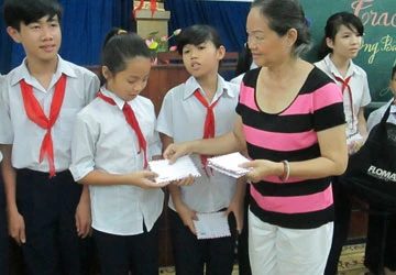 Khát khao con chữ giữa Sài thành ảnh 2 Khát khao con chữ giữa Sài thành ảnh 2