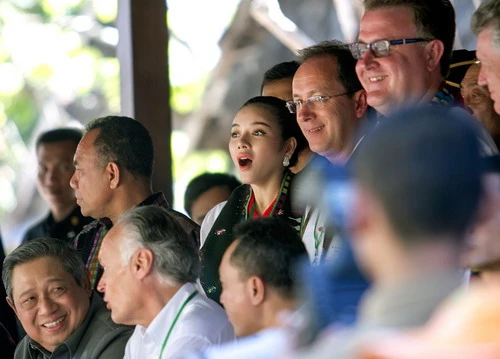 Lý Nhã Kỳ gặp gỡ Tổng thống và Tướng Indonesia ảnh 7 Lý Nhã Kỳ gặp gỡ Tổng thống và Tướng Indonesia ảnh 7