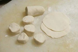 Bánh bao hoa mai đẹp mắt đón xuân về ảnh 7