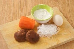 Bánh bao hoa mai đẹp mắt đón xuân về ảnh 1