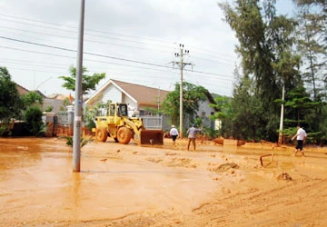 HĐND tỉnh Bình Thuận: “Nóng” chuyện titan, vũ trường... ảnh 1