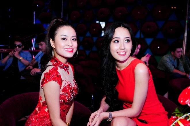 Mai Phương Thúy đọ dáng cùng Hoàng Thùy Linh ảnh 6 Mai Phương Thúy đọ dáng cùng Hoàng Thùy Linh ảnh 6