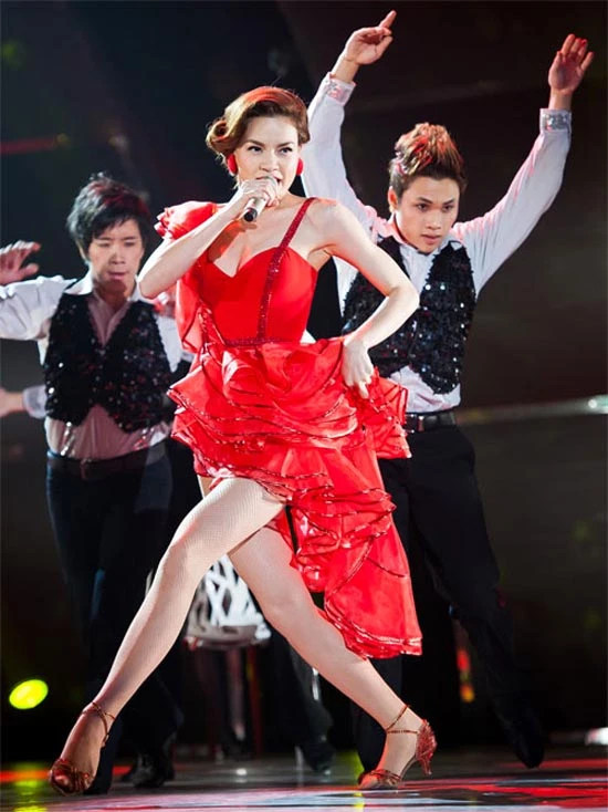 Những bà mẹ muốn ngắm nhất showbiz Việt ảnh 1