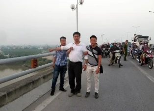 Bác sĩ Tường không ném xác nạn nhân xuống sông? ảnh 1