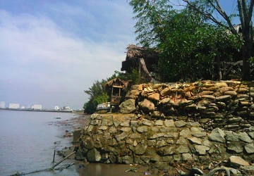 Hơn 140 điểm lấn chiếm hành lang sông Sài Gòn ảnh 1 Hơn 140 điểm lấn chiếm hành lang sông Sài Gòn ảnh 1