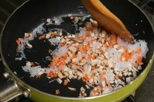 Bánh bao hoa mai đẹp mắt đón xuân về ảnh 5