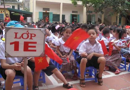 Sổ liên lạc điện tử: Tiện ích hay móc túi tiền phụ huynh? ảnh 1 Sổ liên lạc điện tử: Tiện ích hay móc túi tiền phụ huynh? ảnh 1
