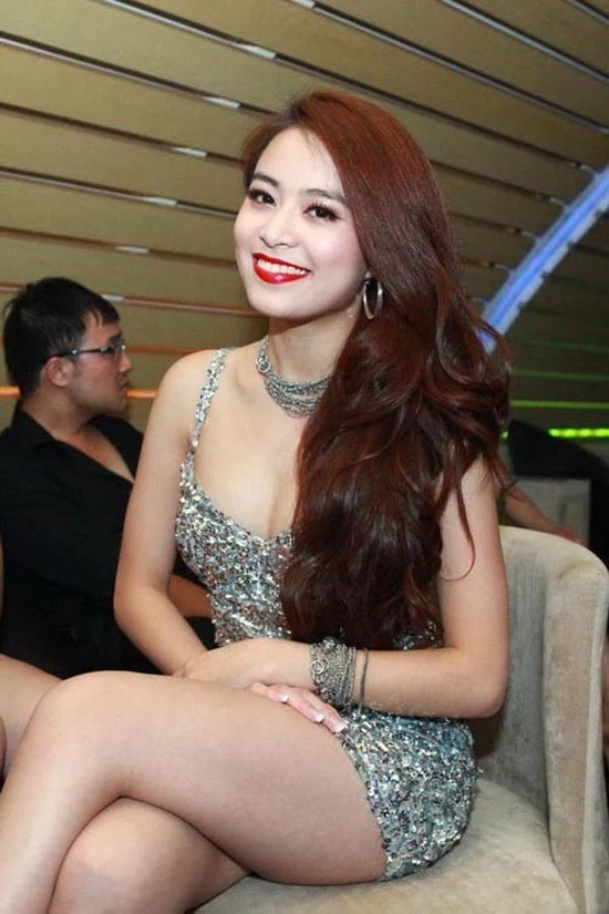 Đọ độ nóng bỏng của các "cô nàng Vàng Anh" một thời ảnh 2