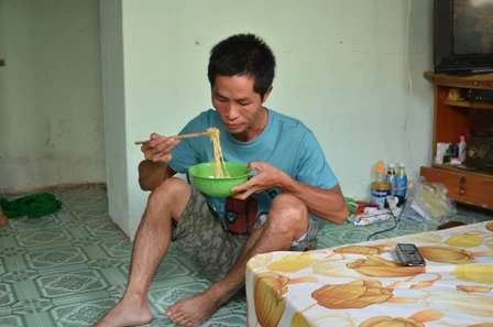 Tài xế bị “hôi bia”: “Nếu bị bắt đền, tôi chỉ biết đi tù...” ảnh 4 Tài xế bị “hôi bia”: “Nếu bị bắt đền, tôi chỉ biết đi tù...” ảnh 4