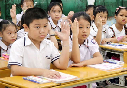 Phụ huynh vật vã giải toán tiểu học ảnh 1 Phụ huynh vật vã giải toán tiểu học ảnh 1