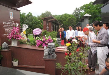 Phạm Xuân Ẩn và “Ngày hôm qua không bao giờ chết” ảnh 2 Phạm Xuân Ẩn và “Ngày hôm qua không bao giờ chết” ảnh 2