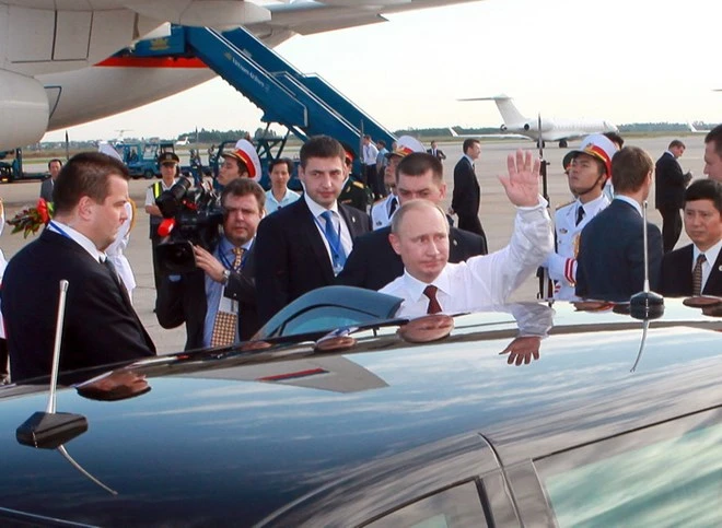 Chùm ảnh lễ đón Tổng thống Nga Vladimir Putin ở sân bay ảnh 2
