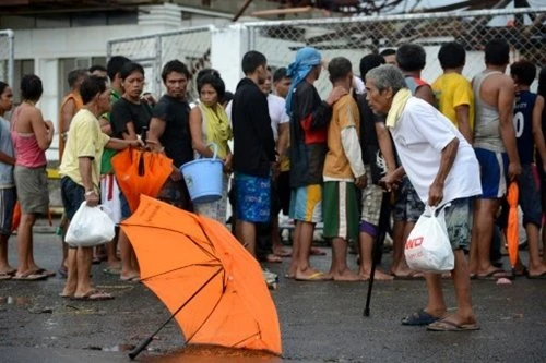 Philippines tan hoang sau siêu bão ảnh 8 Philippines tan hoang sau siêu bão ảnh 8