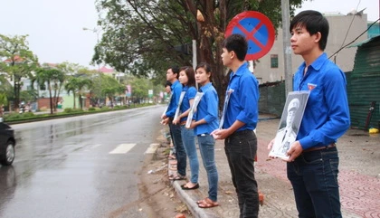 Nhân dân Quảng Bình tiễn đưa đại tướng ảnh 4 Nhân dân Quảng Bình tiễn đưa đại tướng ảnh 4