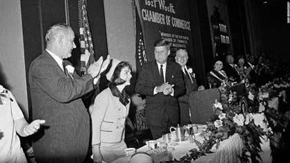 Ngày định mệnh của tổng thống bị ám sát Kennedy ảnh 2 Ngày định mệnh của tổng thống bị ám sát Kennedy ảnh 2