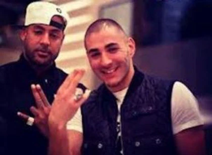 Karim Benzema mất hơn 200 triệu cho gái chuyển giới ảnh 2 Karim Benzema mất hơn 200 triệu cho gái chuyển giới ảnh 2