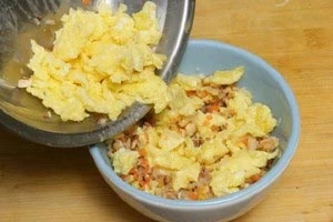 Bánh bao hoa mai đẹp mắt đón xuân về ảnh 6