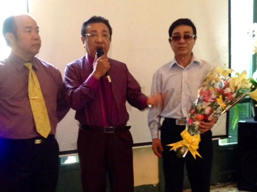 NSƯT Thanh Sang bán DVD giúp đỡ đồng bào miền Trung ảnh 1