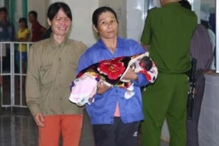 Ba trẻ sơ sinh tử vong tại Quảng Trị: Do tiêm nhầm thuốc gây co bóp tử cung ảnh 1