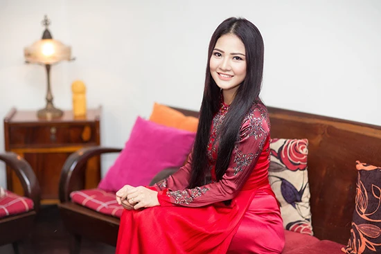 Trần Thị Quỳnh bán áo giá 100 triệu làm từ thiện ảnh 3 Trần Thị Quỳnh bán áo giá 100 triệu làm từ thiện ảnh 3