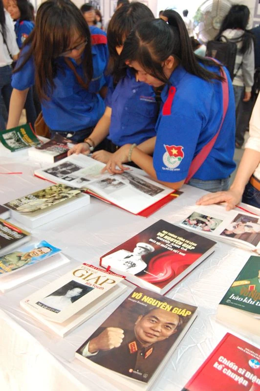 Nước mắt bạn trẻ đã rơi ở Hội trường Thống nhất ảnh 4 Nước mắt bạn trẻ đã rơi ở Hội trường Thống nhất ảnh 4
