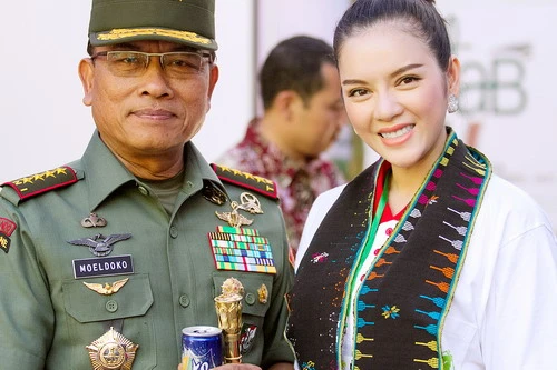 Lý Nhã Kỳ gặp gỡ Tổng thống và Tướng Indonesia ảnh 4 Lý Nhã Kỳ gặp gỡ Tổng thống và Tướng Indonesia ảnh 4