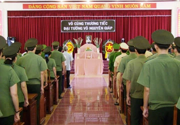 Cả nước cử hành trọng thể Quốc tang Đại tướng ảnh 5 Cả nước cử hành trọng thể Quốc tang Đại tướng ảnh 5
