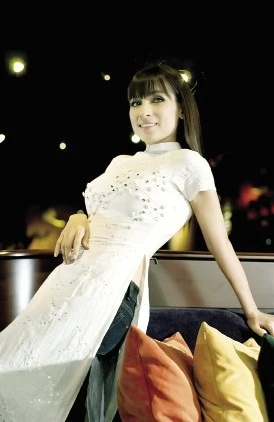Phi Nhung: "Không vì đàn ông mà bỏ tất cả" ảnh 2 Phi Nhung: "Không vì đàn ông mà bỏ tất cả" ảnh 2