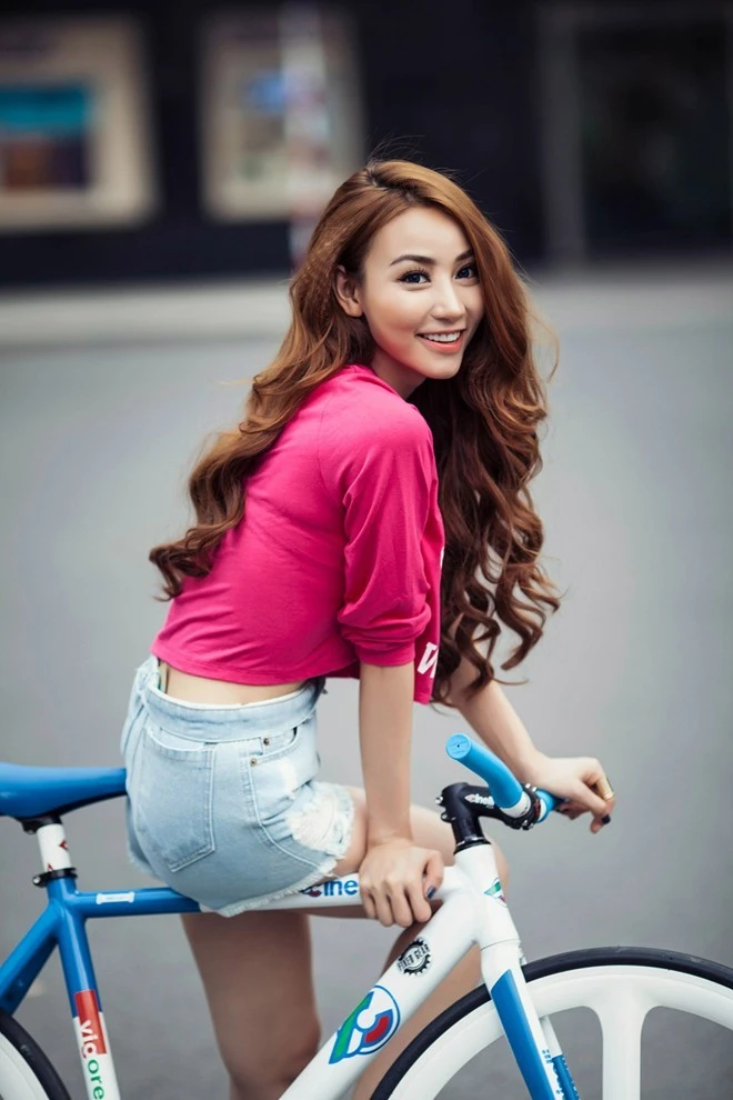 Ngân Khánh giải thích sự cố lộ ngực trên sân khấu ảnh 2 Ngân Khánh giải thích sự cố lộ ngực trên sân khấu ảnh 2
