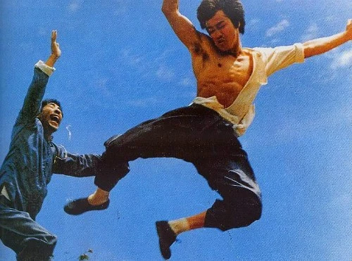 Lý Tiểu Long đột tử vì cú điểm huyệt "hẹn giờ chết" ảnh 2 Lý Tiểu Long đột tử vì cú điểm huyệt "hẹn giờ chết" ảnh 2