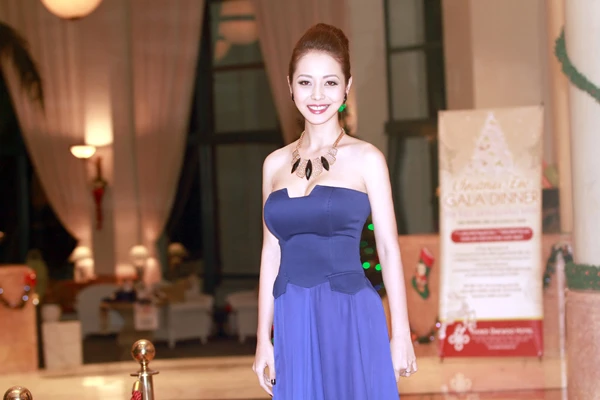 Jennifer Phạm trở lại làm MC ảnh 2 Jennifer Phạm trở lại làm MC ảnh 2