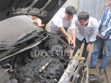 Xế hộp đậu trước nhà bỗng dưng cháy dữ dội ảnh 2 Xế hộp đậu trước nhà bỗng dưng cháy dữ dội ảnh 2